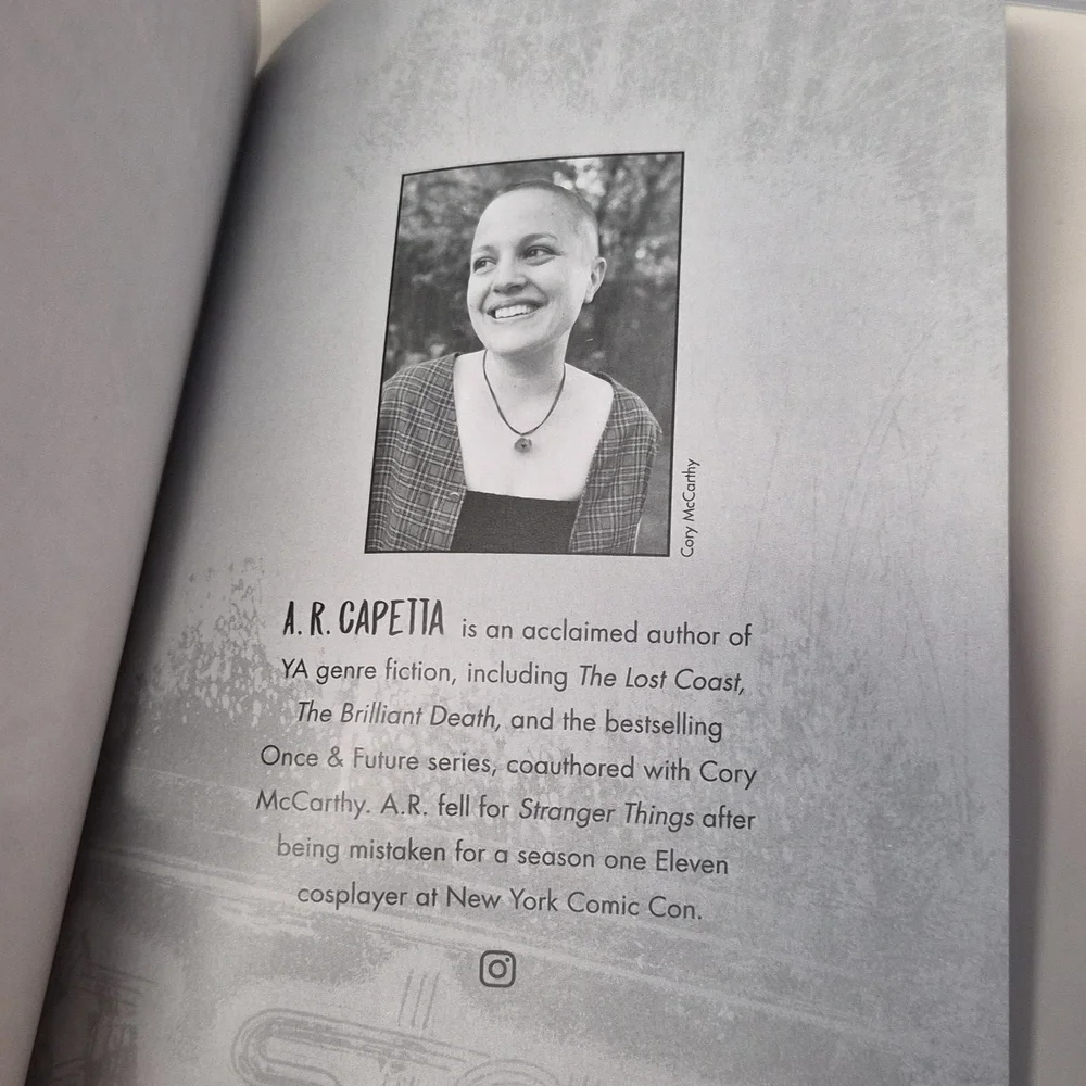 Stranger Things Rebel Robin Chapter Book - Picture 5 of 7